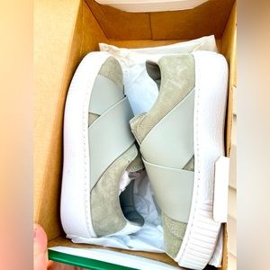 Brand new Women's Puma Platform X Size 6&7 Rock Ridge/Puma White Shoes